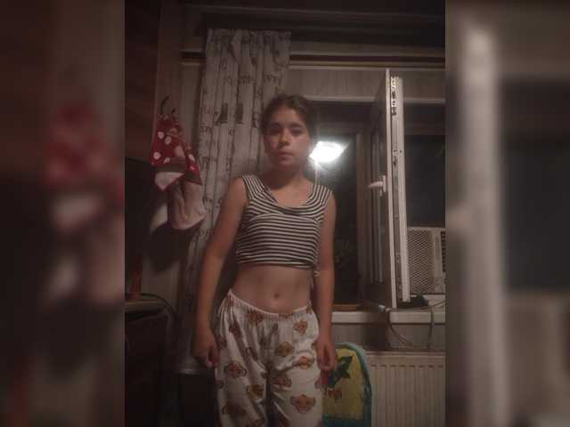 Mamamsi4 live cam on BongaCams
