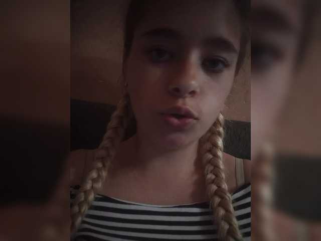 Mamamsi4 live cam on BongaCams