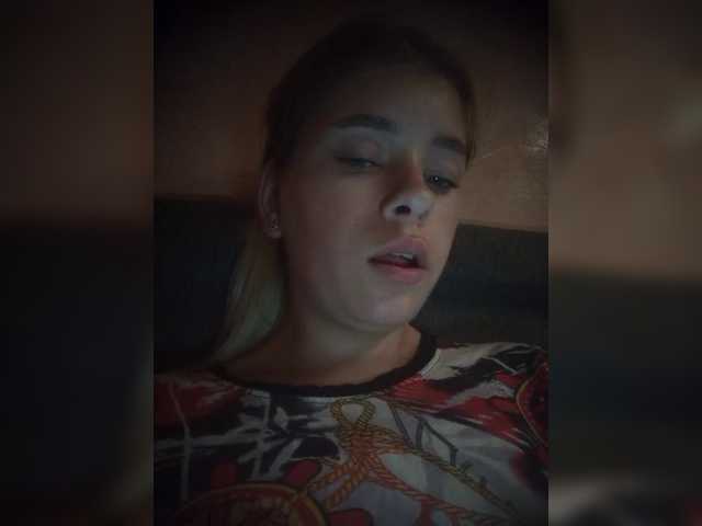 Mamamsi4 live cam