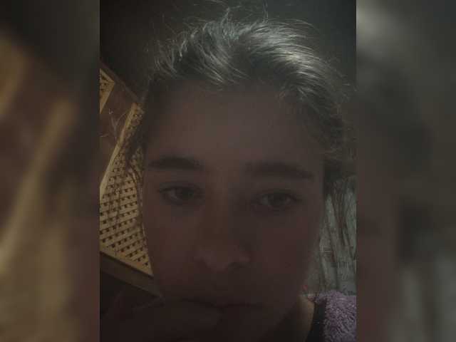 Mamamsi4 live cam on BongaCams