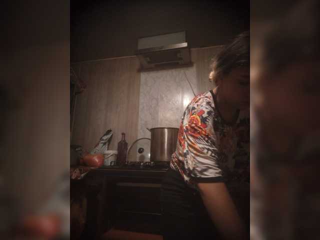 Mamamsi4 live cam on BongaCams