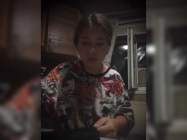 Mamamsi4 live cam on BongaCams