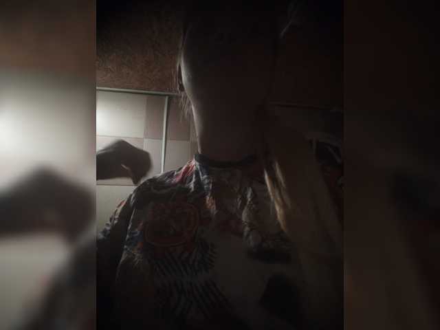 Mamamsi4 live webcam show
