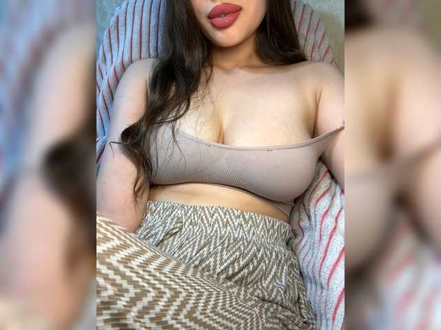 Alifiya28 live cam on BongaCams