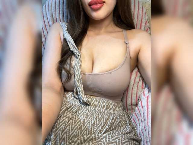 Alifiya28 live cam on BongaCams