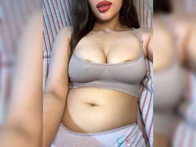 Alifiya28 webcam
