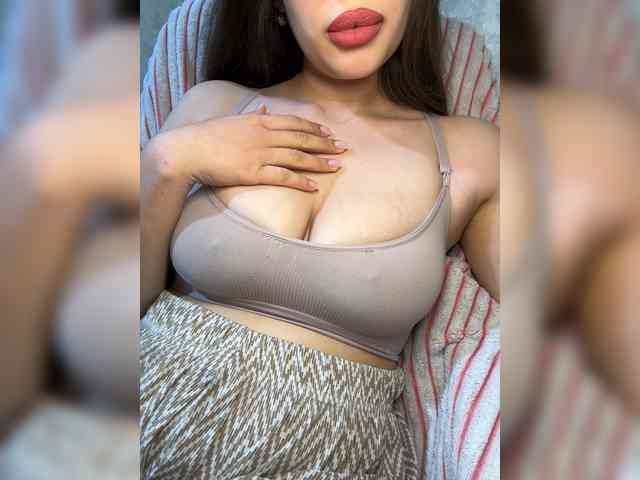 Alifiya28 webcam
