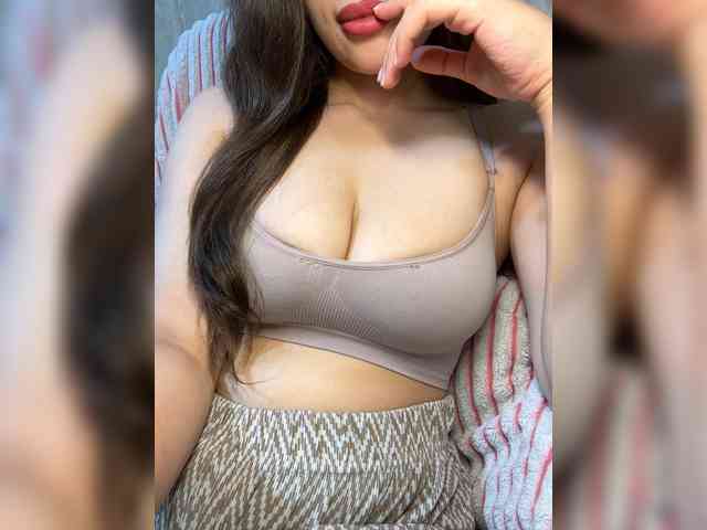 Alifiya28 webcam