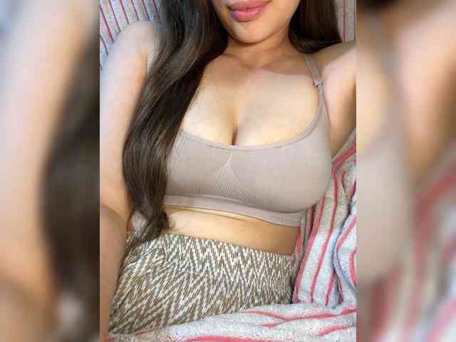 Alifiya28 webcam