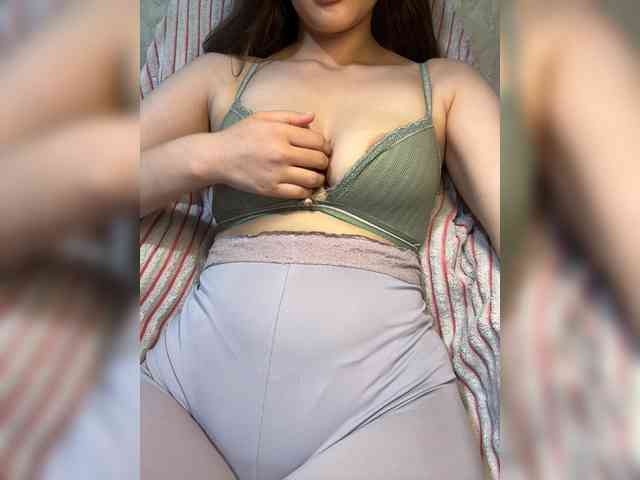 Alifiya28 webcam
