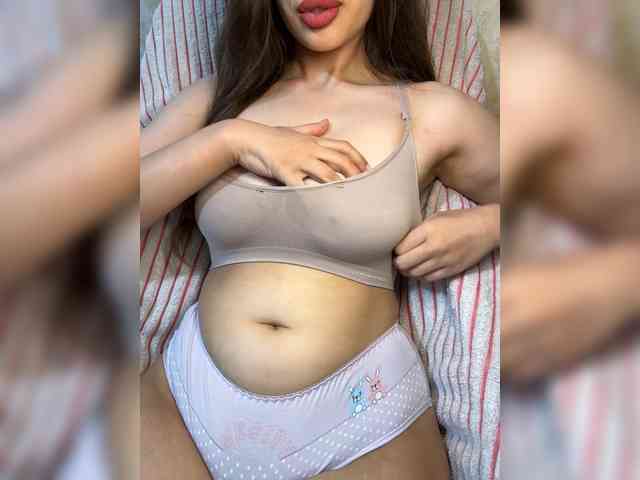 Alifiya28 webcam