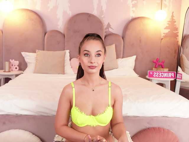 LilaVoxx live webcam show