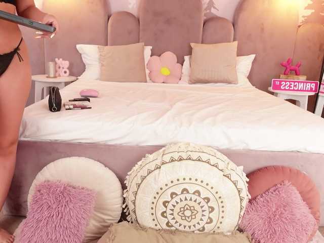 LilaVoxx live webcam show
