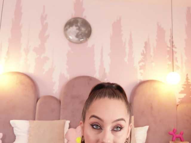LilaVoxx live webcam show