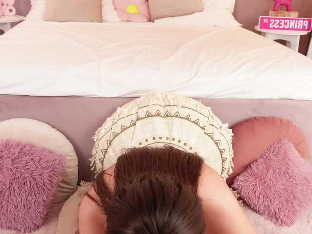 LilaVoxx live webcam show