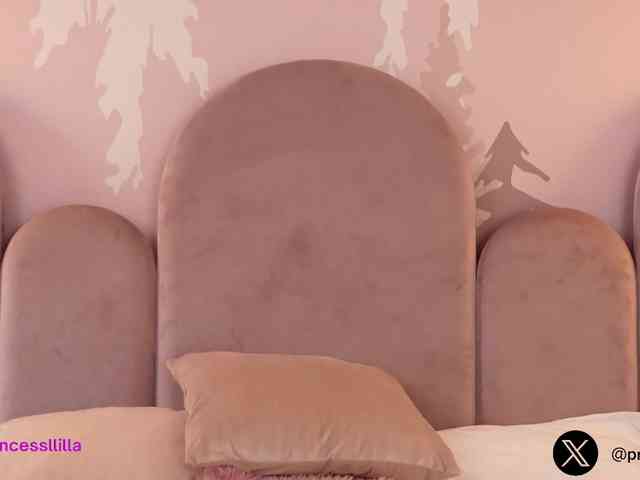 LilaVoxx webcam