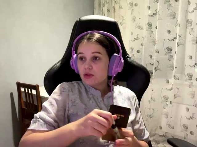 ElaSteinmiller live cam on BongaCams