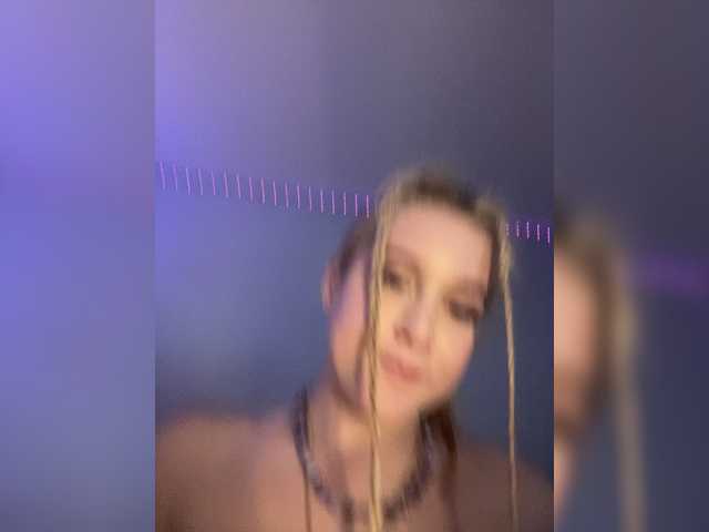 hellokitty23 live webcam show