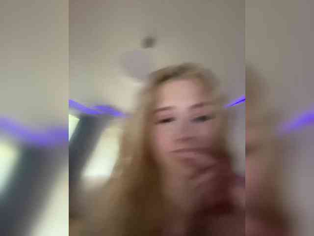 hellokitty23 webcam