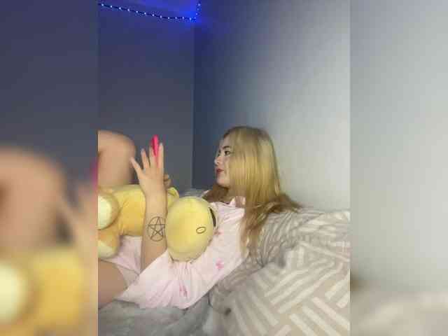 hellokitty23 webcam