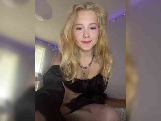 hellokitty23 webcam