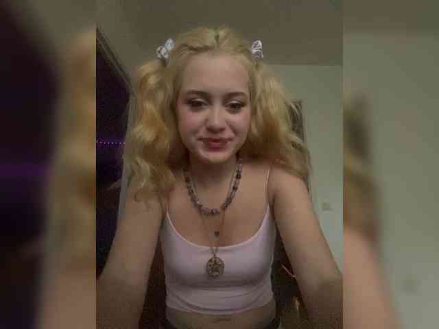 hellokitty23 webcam