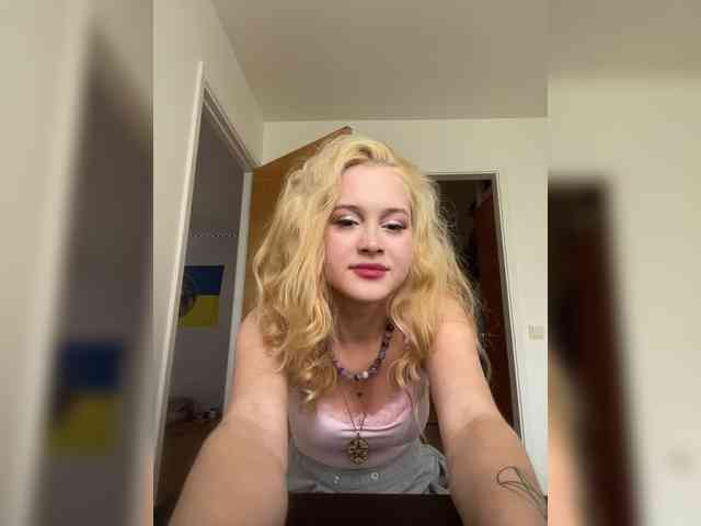 hellokitty23 webcam