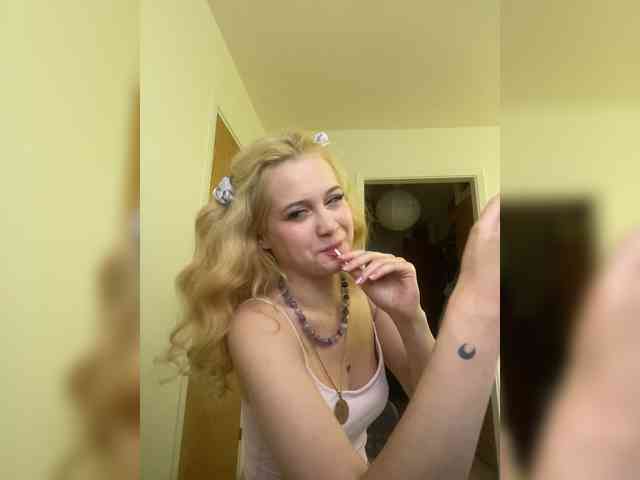 hellokitty23 webcam