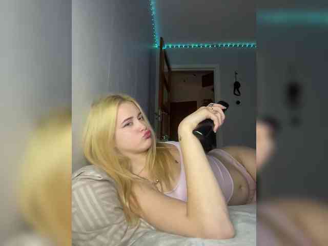 hellokitty23 webcam