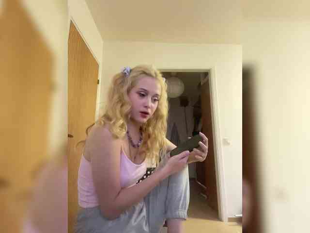 hellokitty23 webcam