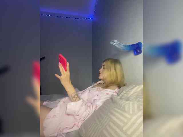 hellokitty23 webcam