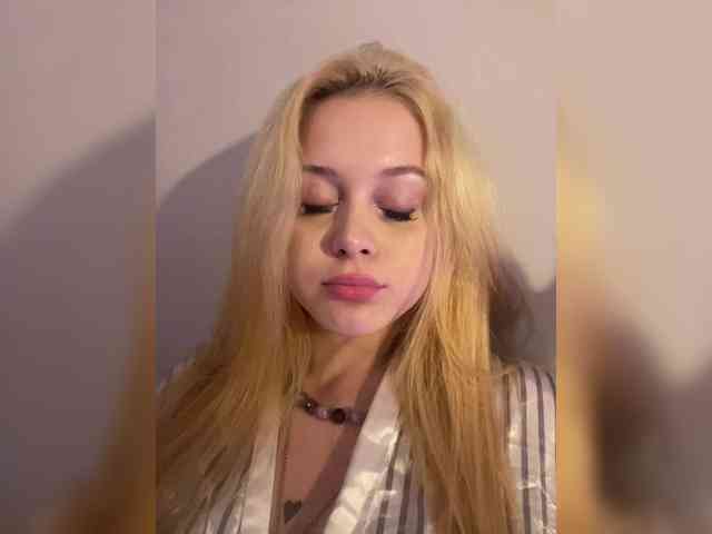 hellokitty23 Sex Cam Show