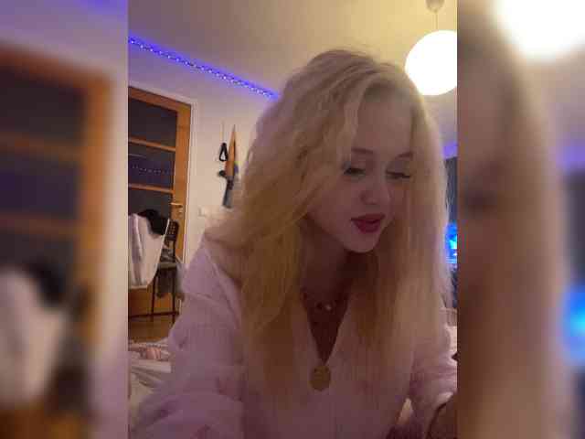 hellokitty23 webcam