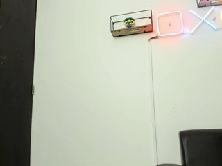 Scarlet-Estelle Porn Show