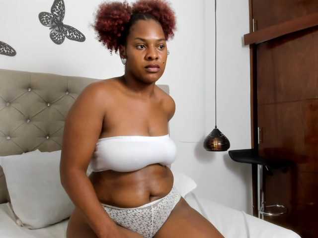 Scarlet-Estelle live cam on BongaCams