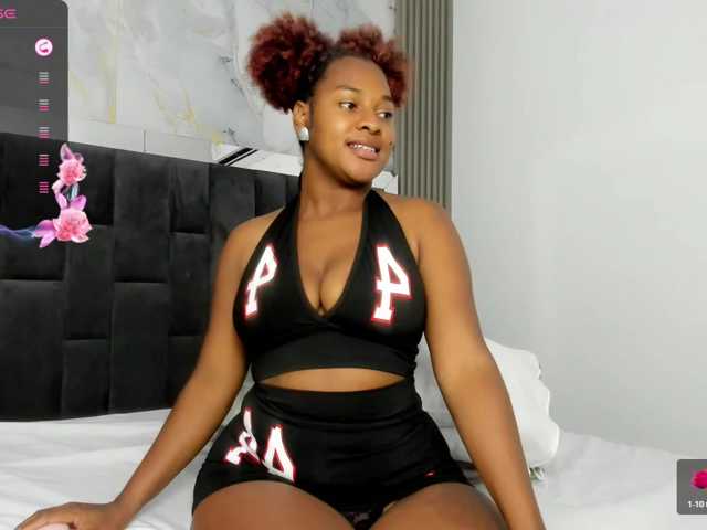 Scarlet-Estelle live cam on BongaCams