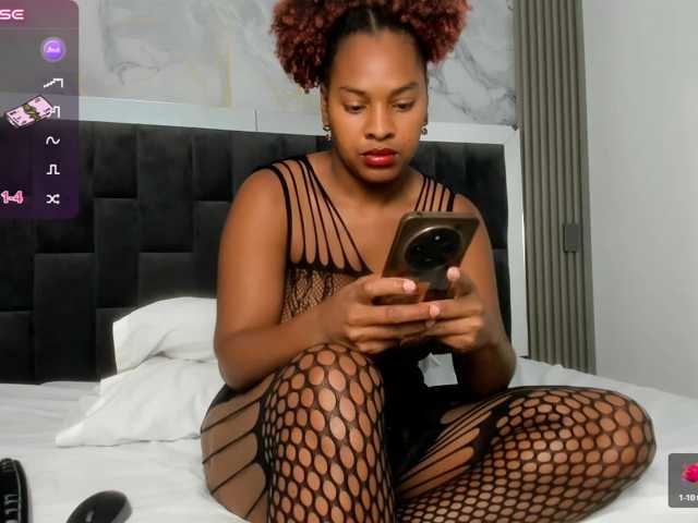 Scarlet-Estelle live cam on BongaCams