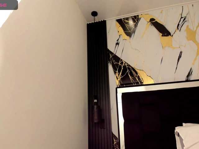 Scarlet-Estelle live webcam show