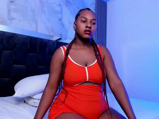 Scarlet-Estelle live cam on BongaCams