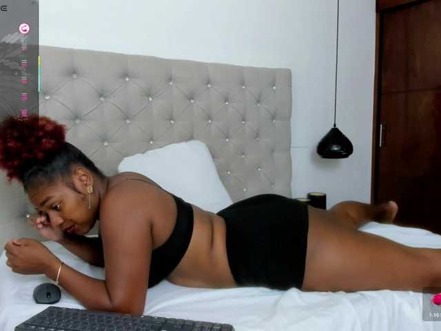 Scarlet-Estelle live cam on BongaCams