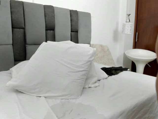 Scarlet-Estelle live cam on BongaCams