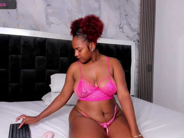 Scarlet-Estelle live cam on BongaCams
