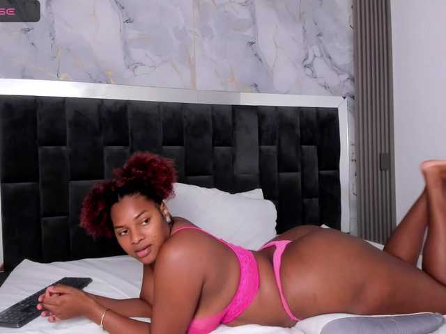 Scarlet-Estelle live cam on BongaCams