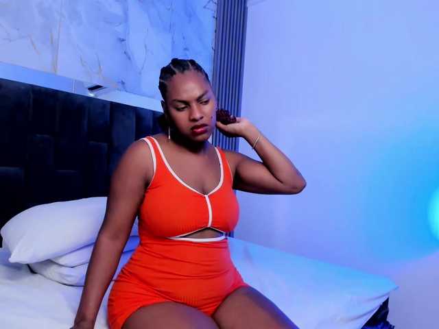 Scarlet-Estelle live cam on BongaCams