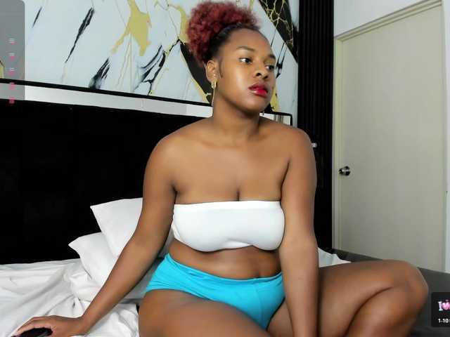 Scarlet-Estelle live cam on BongaCams