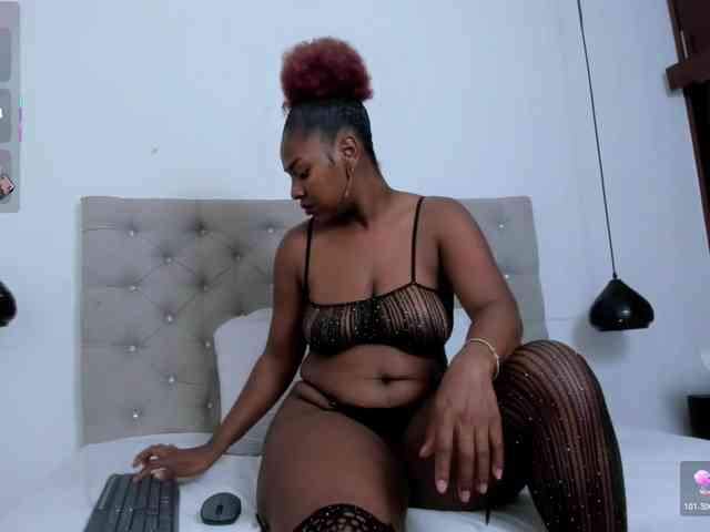 Scarlet-Estelle