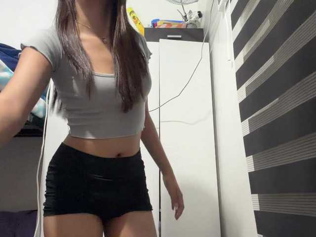 ClaraAllTheWay live webcam show