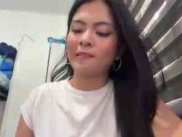 ClaraAllTheWay webcam