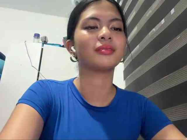 ClaraAllTheWay webcam