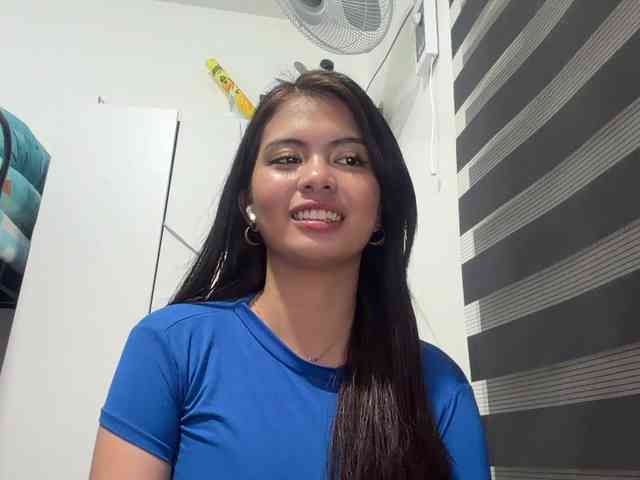 ClaraAllTheWay webcam